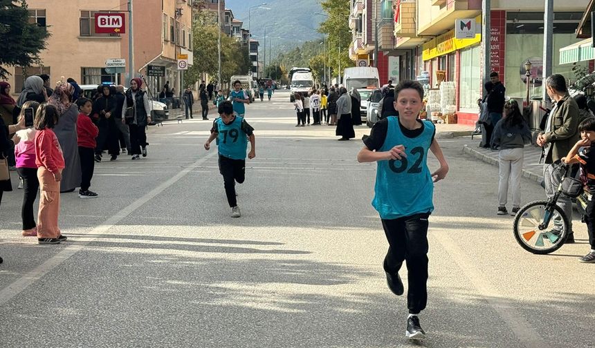 Asırlık Kargı Panayırı'nda atletizm heyecanı: Genç ve Yıldız kategorilerinde kimler kazandı?