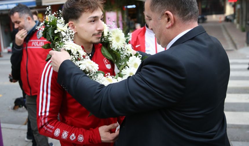 Milli halterci Yusuf Fehmi Genç, Ordu'da törenle karşılandı