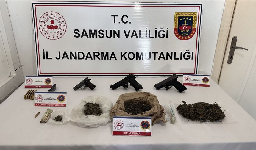 Samsun'da kanepeye zulalanmış uyuşturucu ele geçirildi