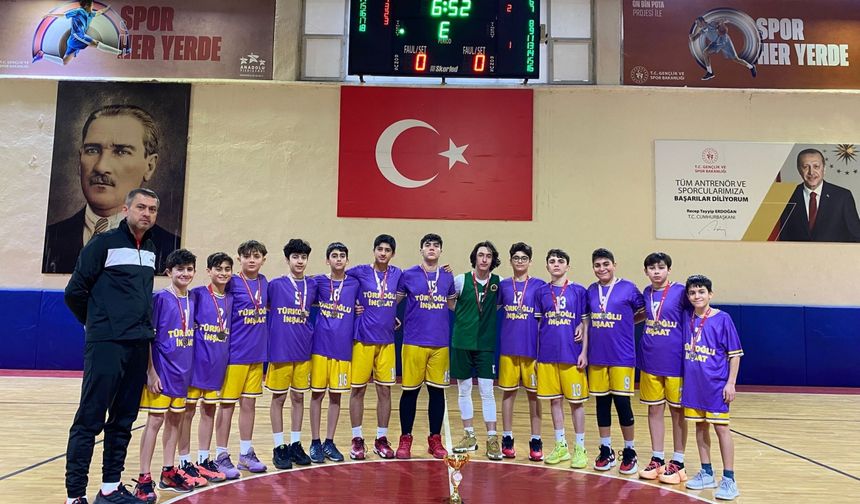 Tokat İl Özel İdaresi Spor Kulübü basketbolda ikinci oldu