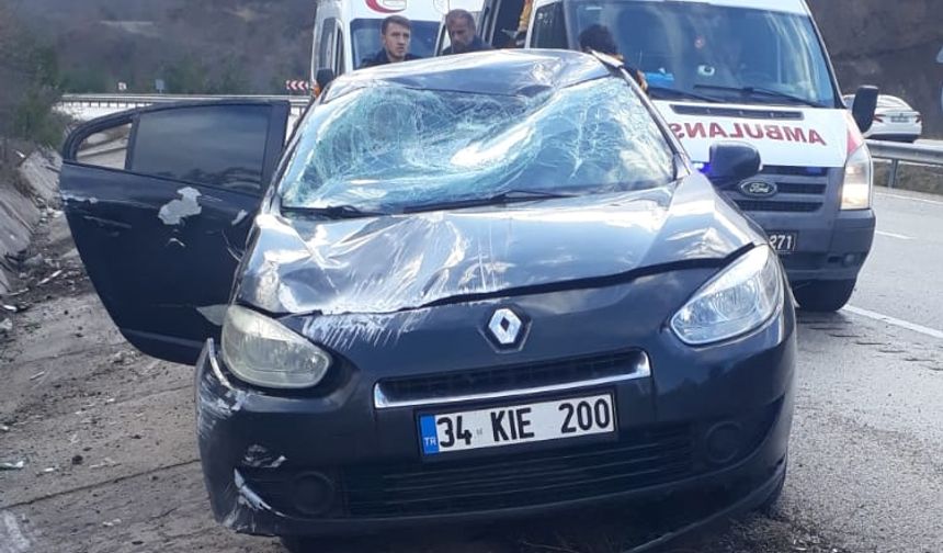 Tokat'ta devrilen otomobildeki aynı aileden 3 kişi yaralandı