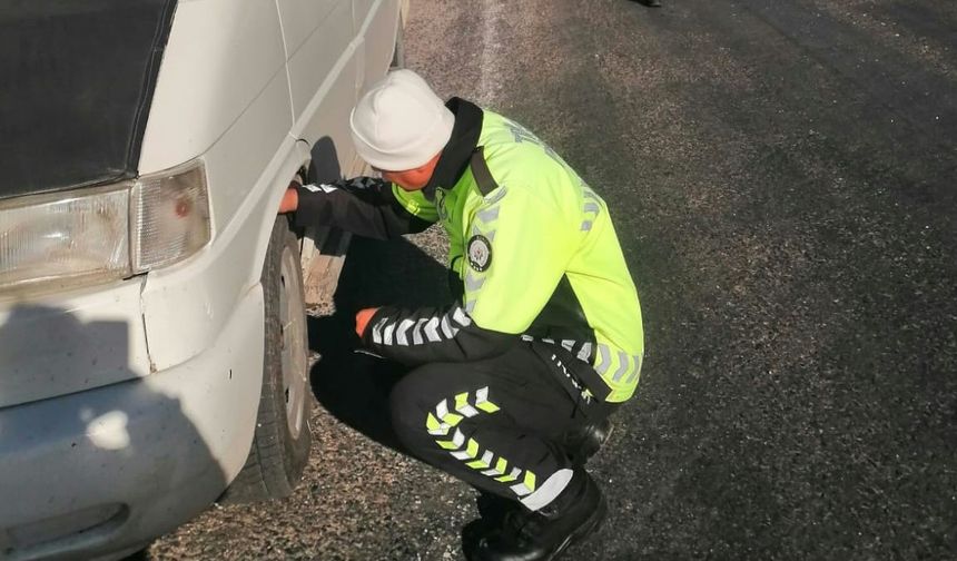 Bozkır’da kış lastiği denetimleri sürüyor