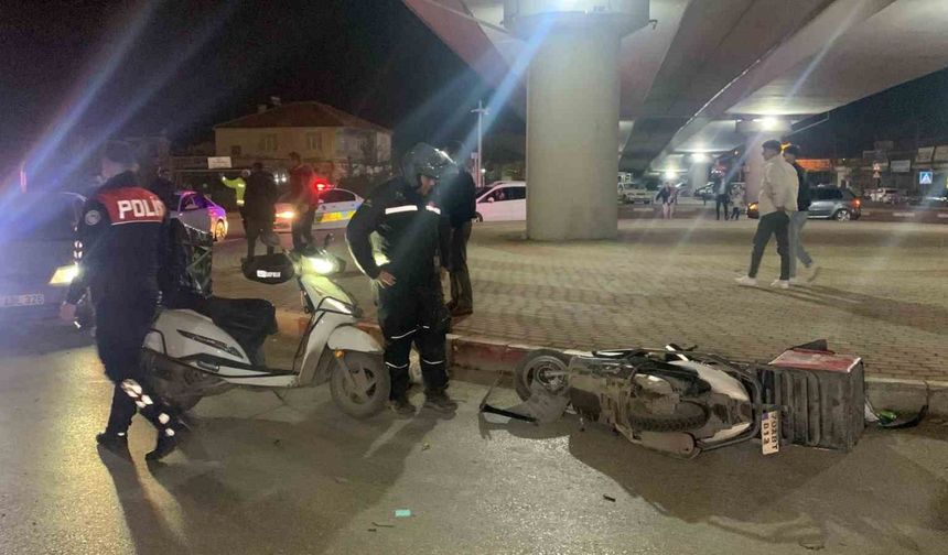 Karaman’da otomobil ile motokurye çarpıştı: 1 yaralı