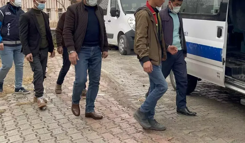 Kırklareli’nde yasadışı göçe geçit yok: 21 göçmen yakalandı