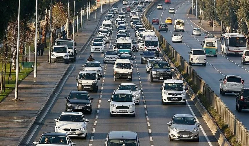 Sürücülere son 24 saat uyarısı: Yarından sonra o ehliyetler geçersiz sayılacak