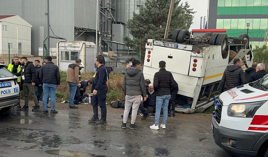 Tekirdağ'da yağış yüzünden işçi servisi takla attı: 25 yaralı