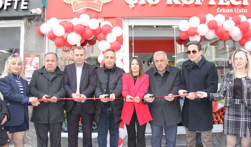 Adıyamanlı Erkan Usta Çiğ Köftecisi'nin yeni şubesi açıldı