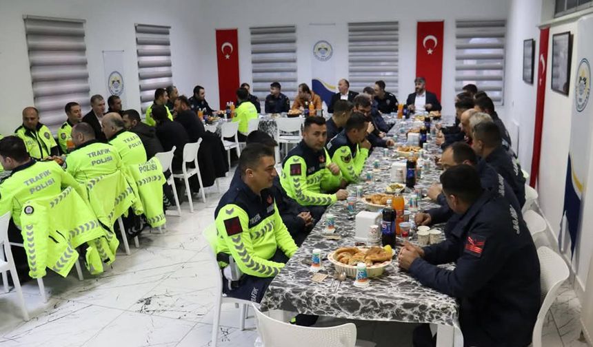 Kaymakam Tok ve Başkan Arslan, güvenlik güçleriyle iftarda bir araya geldi