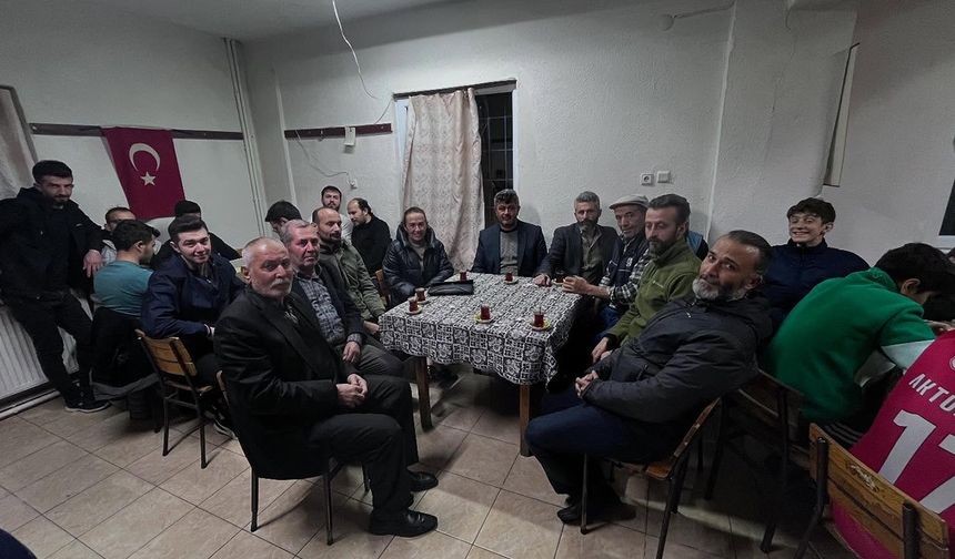 AK Parti Kargı İlçe Başkanı Demiral, Ramazan’da köy köy dolaşıp sorunları yerinde dinliyor