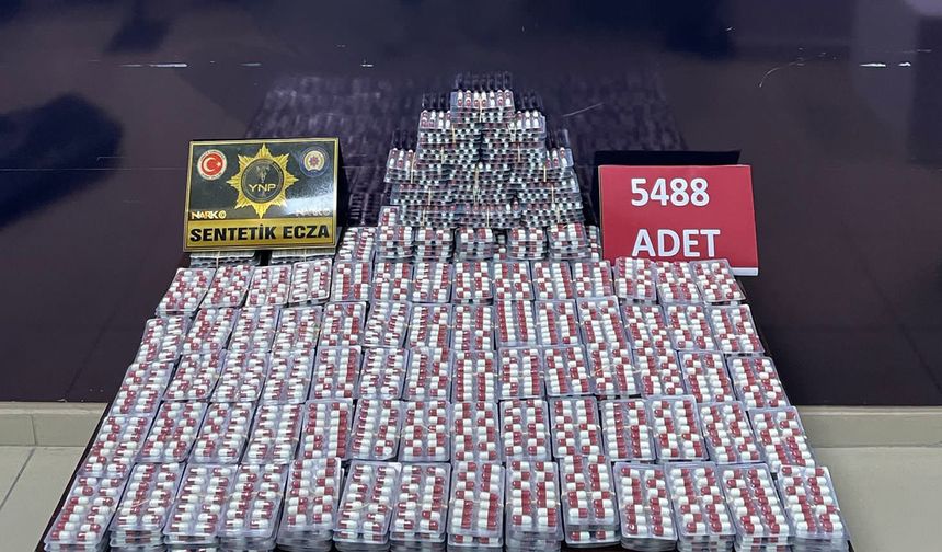 Çorum istikametine gelen araçta 5 Bin 488 adet sentetik hap ele geçirildi