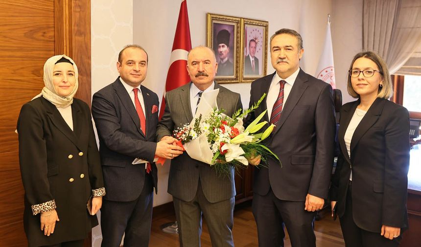 Çorum Valisi Ali Çalgan'dan 14 Mart Tıp Bayramı mesajı ve sağlık çalışanlarına övgü