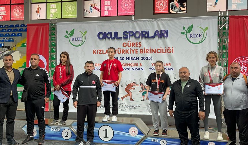 Eda Nur Tümer Türkiye Güreş Şampiyonu Oldu