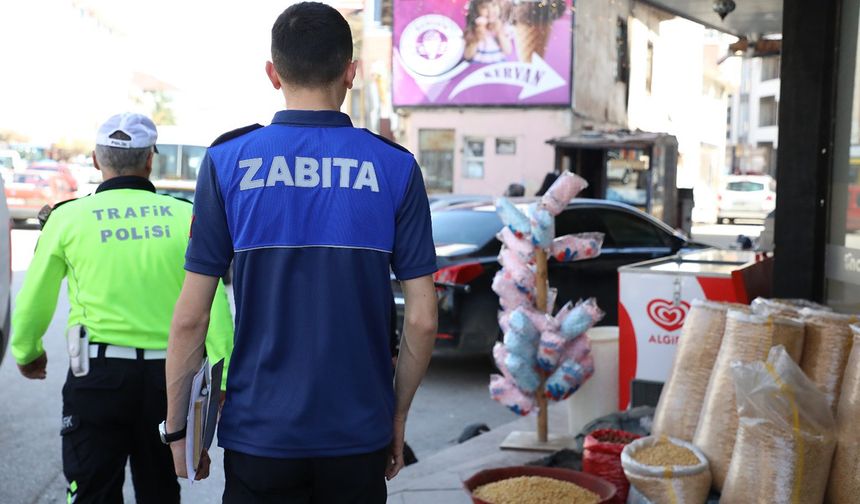 Alaca’da kaldırım işgali son buluyor: Zabıta ve Polis harekete geçti!