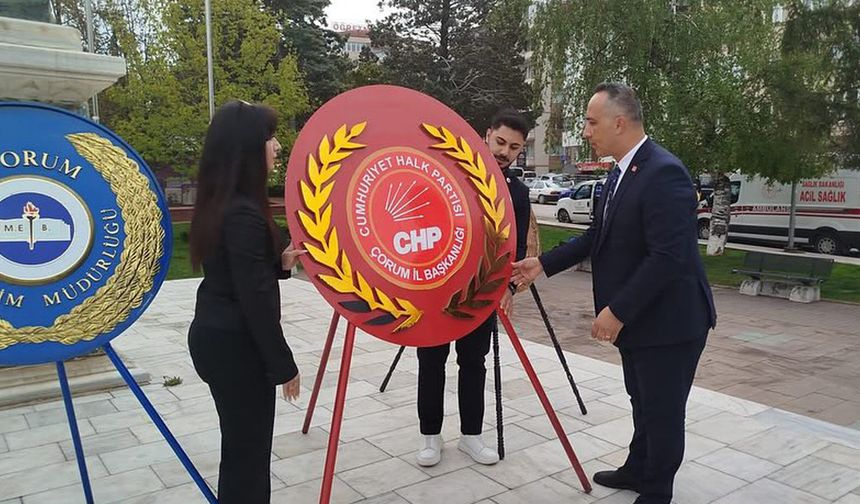 Çorum’da CHP 23 Nisan’da Ata’ya saygı çelengi sundu