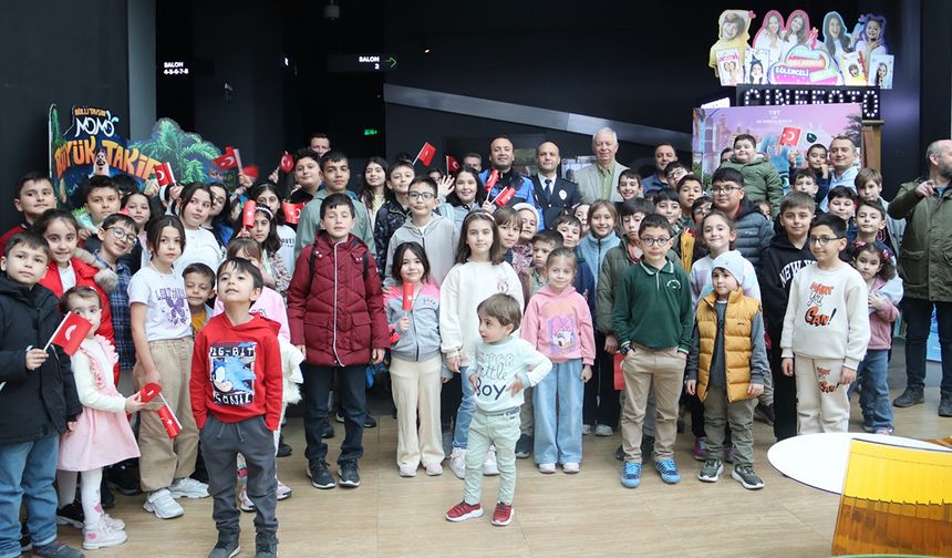 Polis haftasında minik yüreklere özel jest: Bolu’da polis çocukları sinema etkinliğinde buluştu