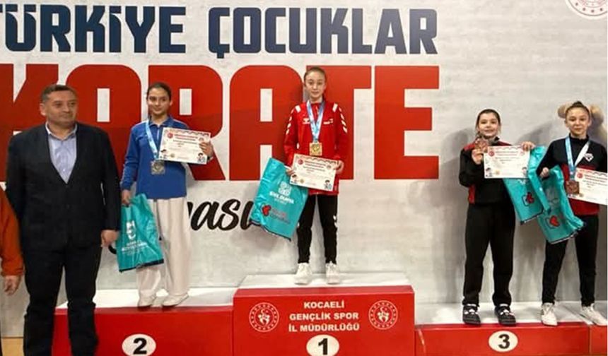 Türkiye Şampiyonu Şeyma Keskin’e Yusufeli’nde Coşkulu Karşılama