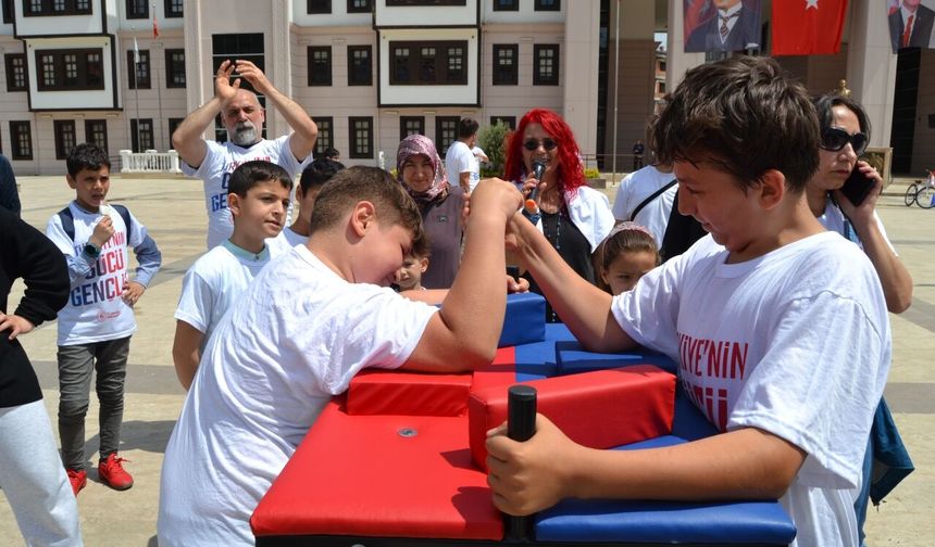 Boyabat'ta spor festivali yapıldı