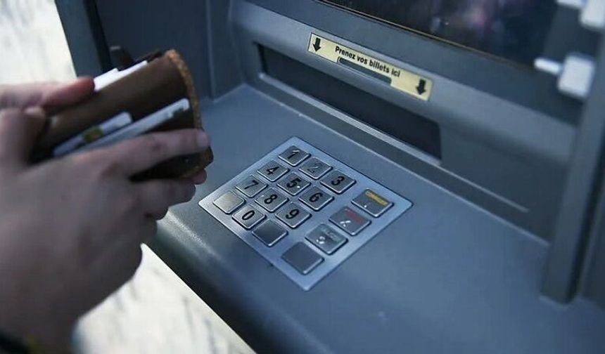 ATM'lerde kart takma dönemi bitiyor! Şifreyi unutun, telefonunuzu hazırlayın!