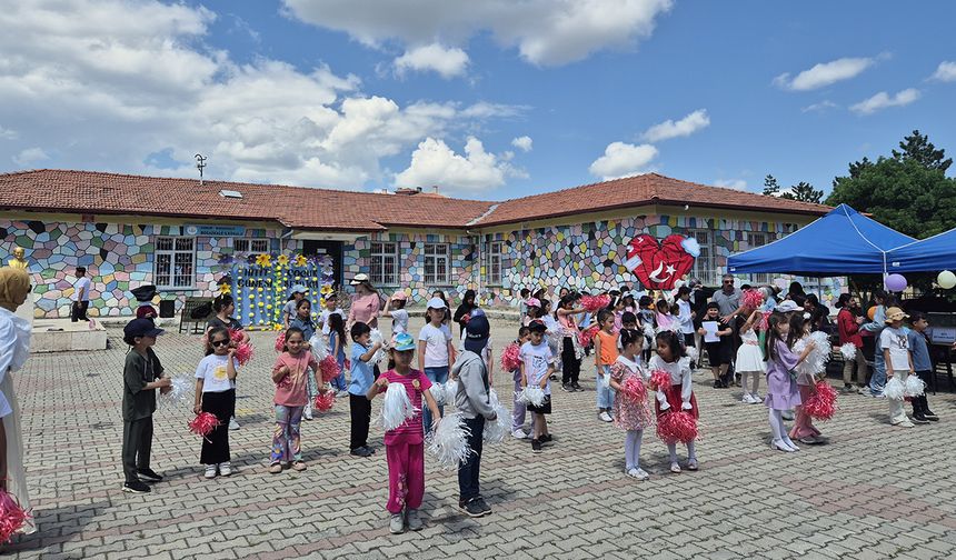 Çorum'da tarihle eğlence buluştu: Hitit Güneşi Çocuk Şenliği coşkuyla gerçekleşti!