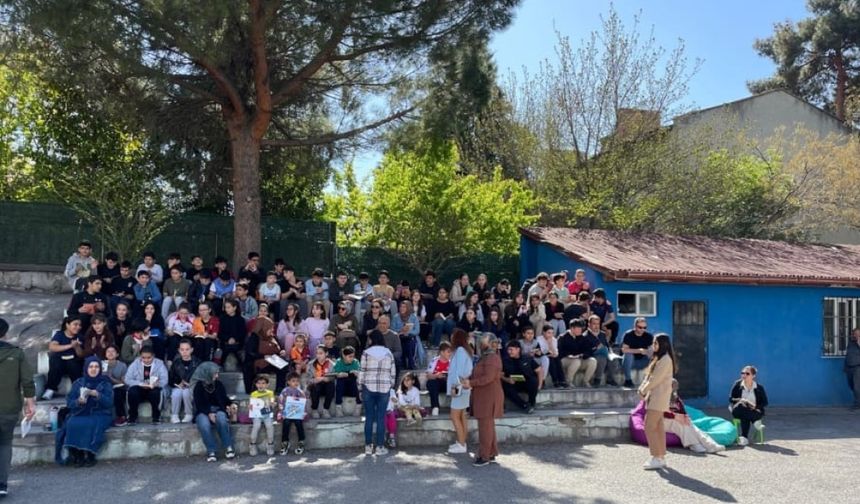 Kargı Atatürk İlkokulu’ndan örnek etkinlik: Ailemle kitap okuyorum