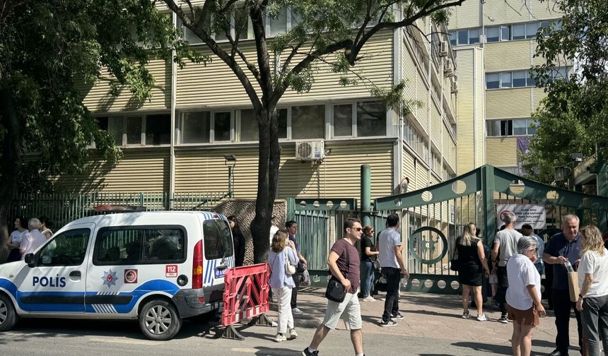 Sakarya ve çevre illerde öğrenciler, YKS'nin ikinci oturumuna girdi
