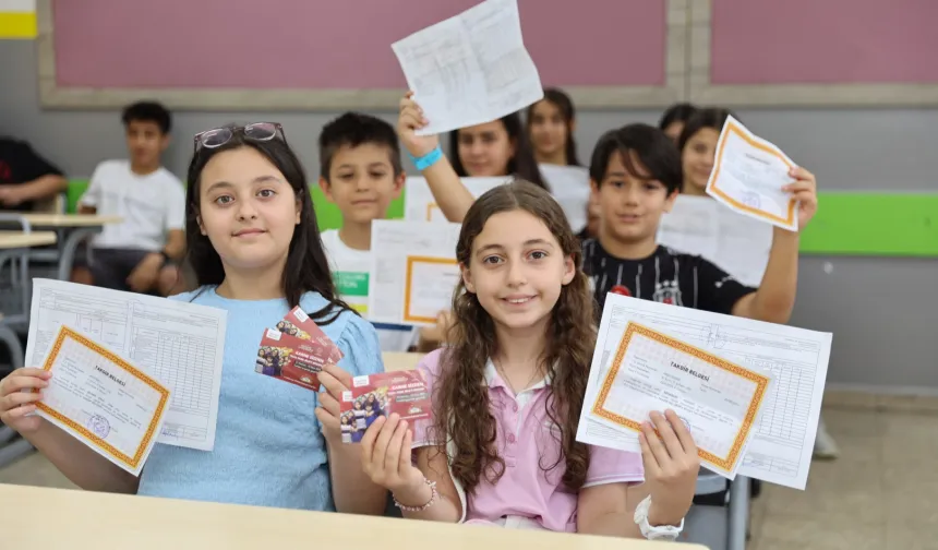 Fatma Şahin'den Gaziantepli çocuklara karne hediyesi