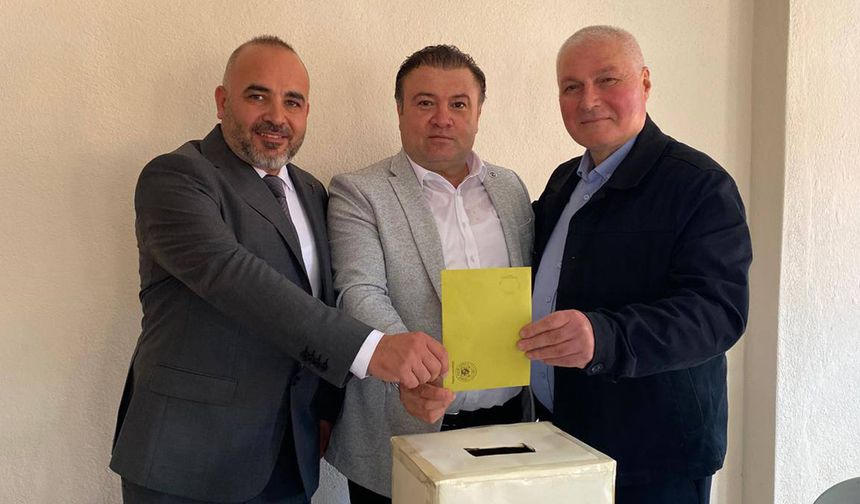 Osmancık Anahtar Partide genel kurul heyecanı yaşandı: Ali Karınlıoğlu güven tazeledi