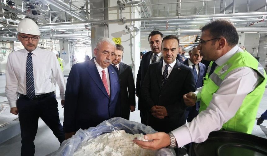 Çorum'un o ilçesi yatırım ve istihdam merkezi oluyor! Sanayi Bakanı, Çorum'daki dünyanın en büyük barut fabrikasını inceledi