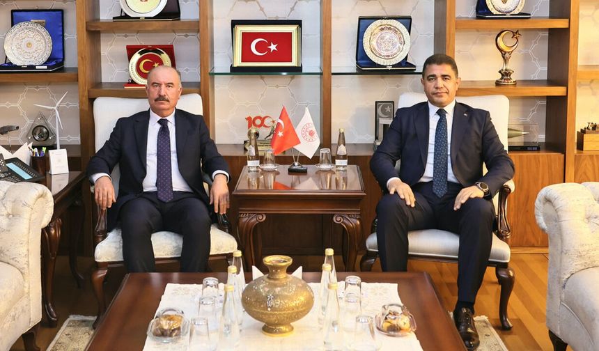 Düzce Valisi Selçuk Aslan’dan Çorum Valisi Ali Çalgan’a nezaket ziyareti