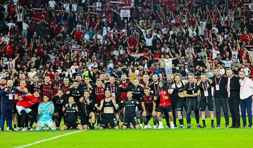 Tribünler kapalı gişe doldu: Çorum FK’ya taraftarından büyük destek