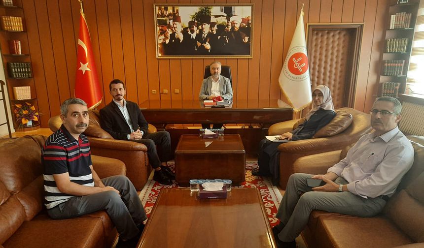 Diyanet Vakfı’ndan anlamlı ziyaret: Müftü Yıldırım’a yayın çalışmaları anlatıldı