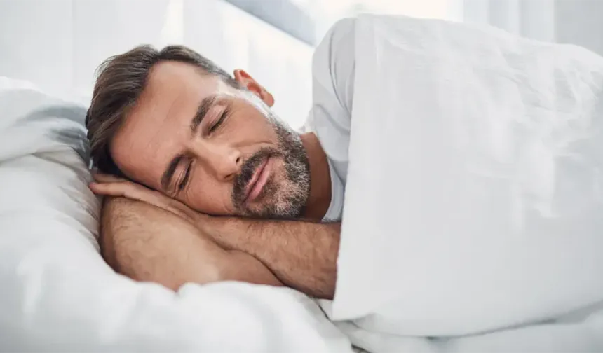 Uykunuz vücudunuzu yaşlandırıyor mu: 6 saatten az ve 8 saatten fazla uyuyanlar dikkat