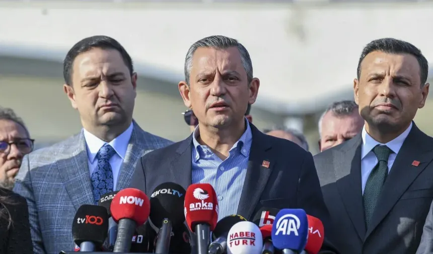 Özgür Özel'den gündem yaratacak sözler: Yeni parti olacak, bir tane yetmez