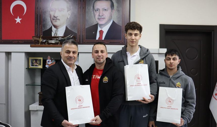 Samsun ekibi İl Müdürü Mustafa Demirkıran ile görüştü