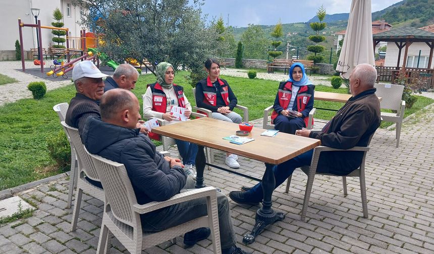Oğuzlar'da Mobil Sosyal Hizmet Aracı vatandaşları bilgilendirdi