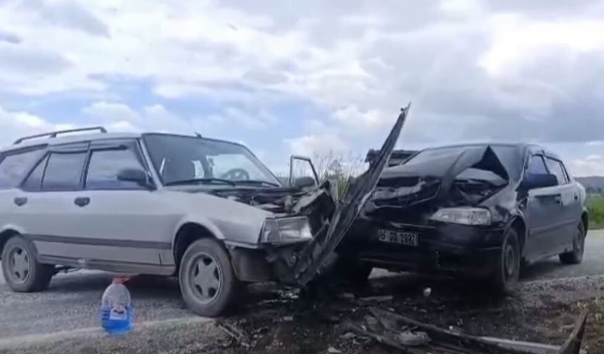 Yeni Kadılı kavşağında kaza: 3 kişi yaralandı