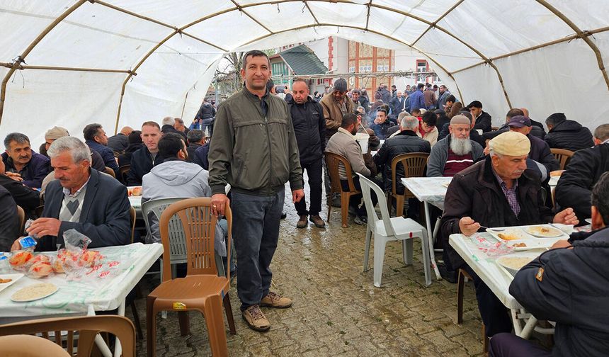 Kınıkdeliler’de yağmur ve şükür duası geniş katılımla gerçekleştirildi