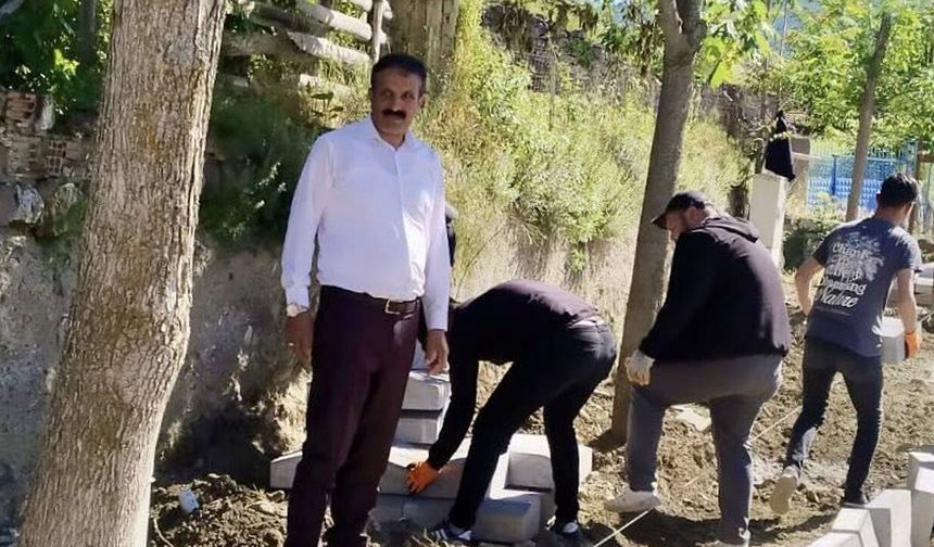 Fevzi Çakmak Caddesi'nde kaldırım yenileme çalışmaları sürüyor