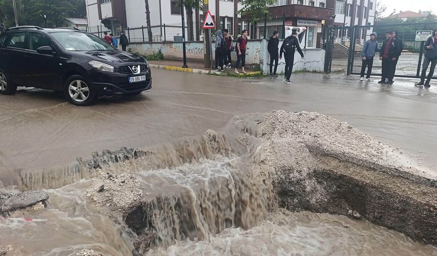 Osmancık'ta sağanak hayatı olumsuz etkiledi
