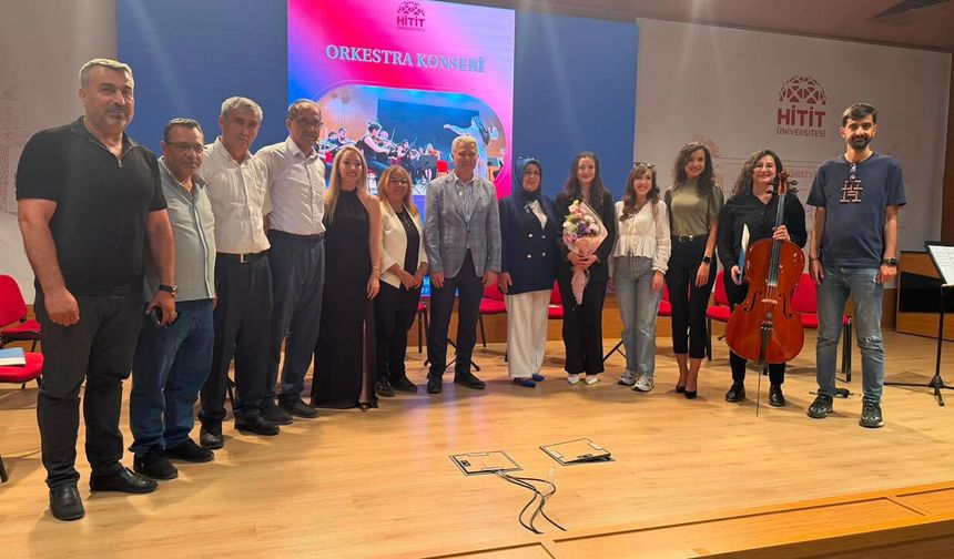 AK Parti heyeti Orkestra konserine katıldı