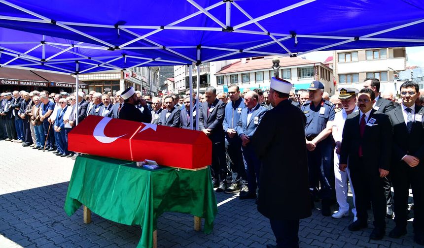 Trabzon'da toprağa verildi: Çorum Valisi Çalgan da katıldı