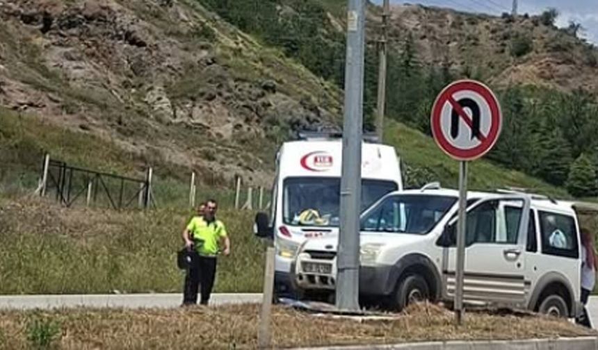 İskilip’te ambulans ile otomobil çarpıştı