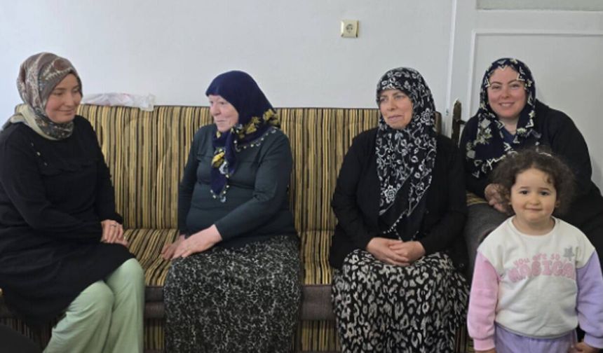 AK Parti İskilip Kadın Kolları'ndan hane ziyareti