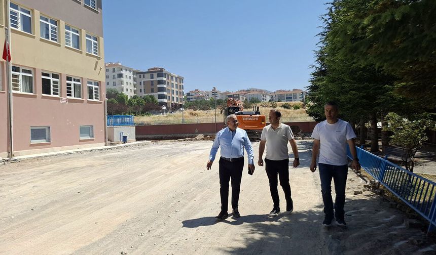 Çorum’da okul bahçeleri modern görünüme kavuşuyor