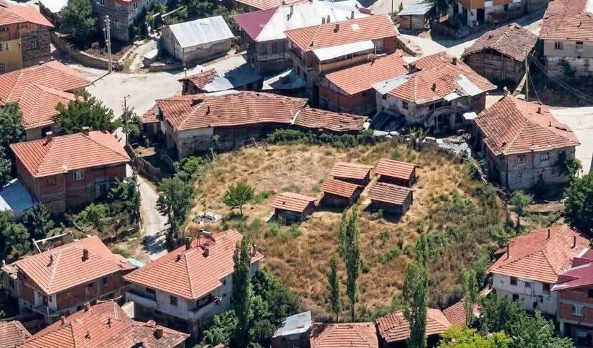 Akşemseddin Hazretleri'nin mirasları göz göre göre çürüyor