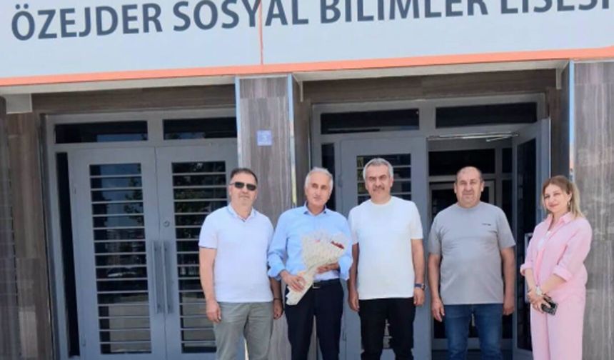 Özejder Sosyal Bilimler Lisesi’nde görev değişimi