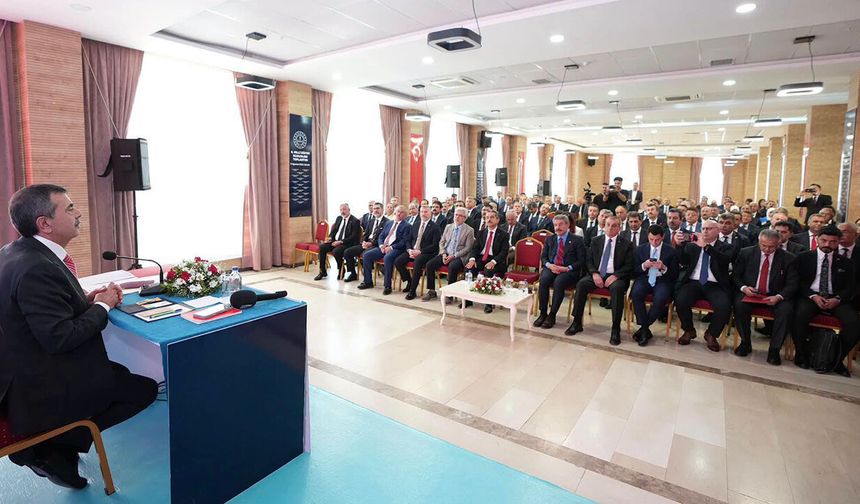 Bakan Tekin, müdürlerle buluştu: Toplantıya Cemil Çağlar da katıldı