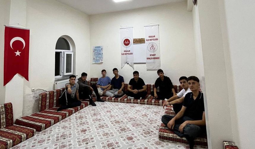 Oğuzlar’da gençler Diyanet Gençlik Merkezi’nde buluştu