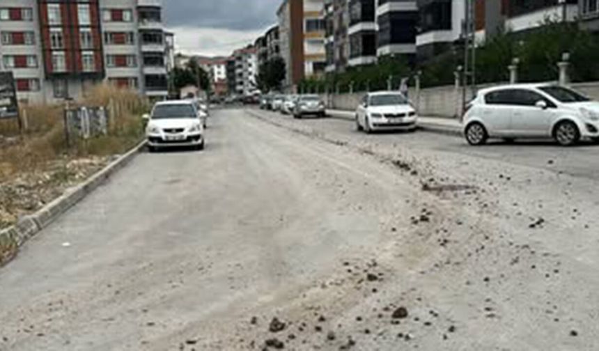 Çorum’da yolu kirleten kamyona ceza kesildi