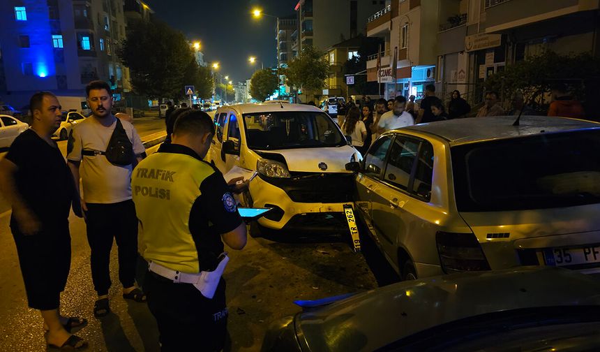 Cadde savaş alanına döndü: Sürücü yaralı